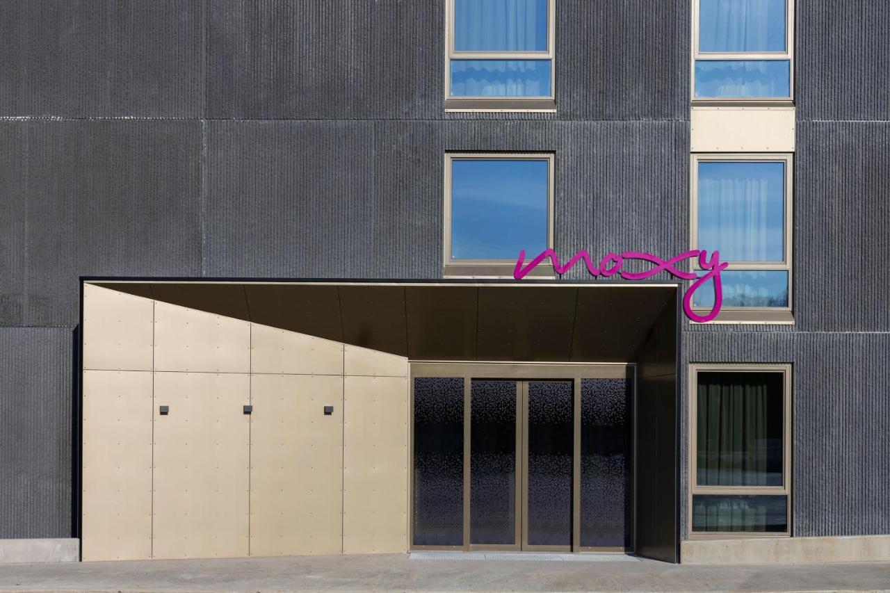 Moxy Tromso Hotel Bagian luar foto